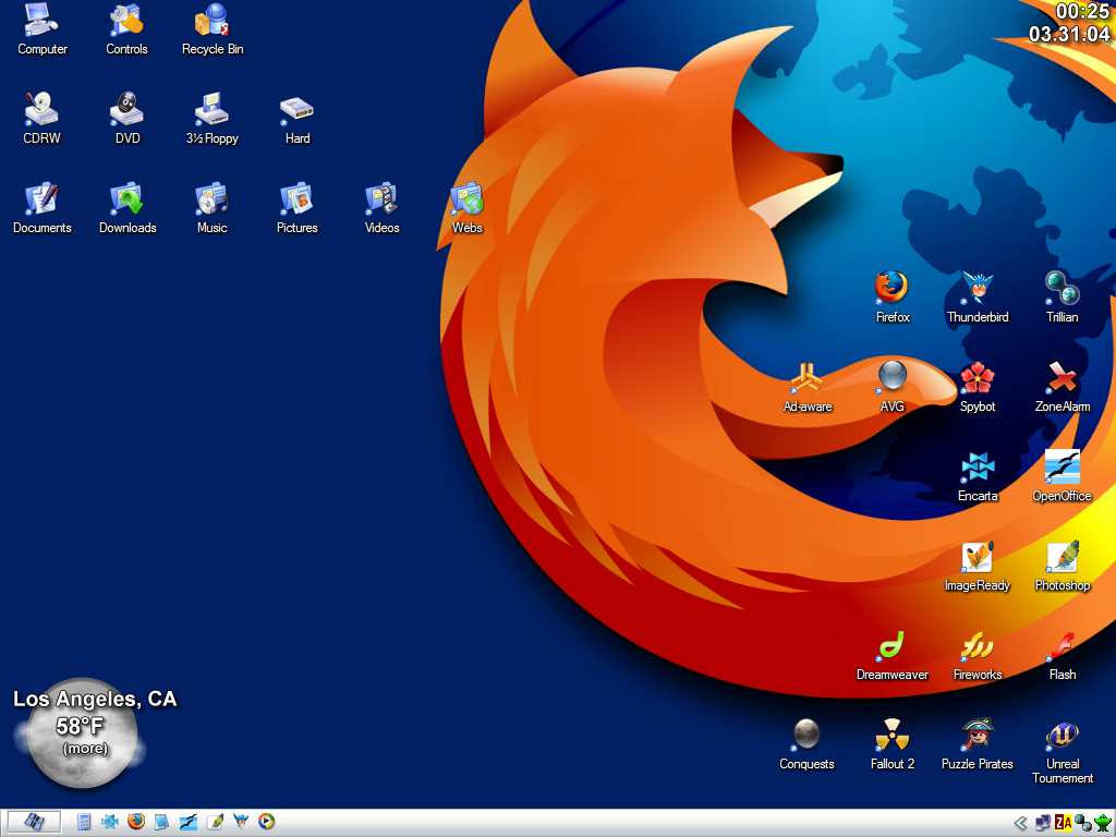 plxdesk033104jpg.jpg